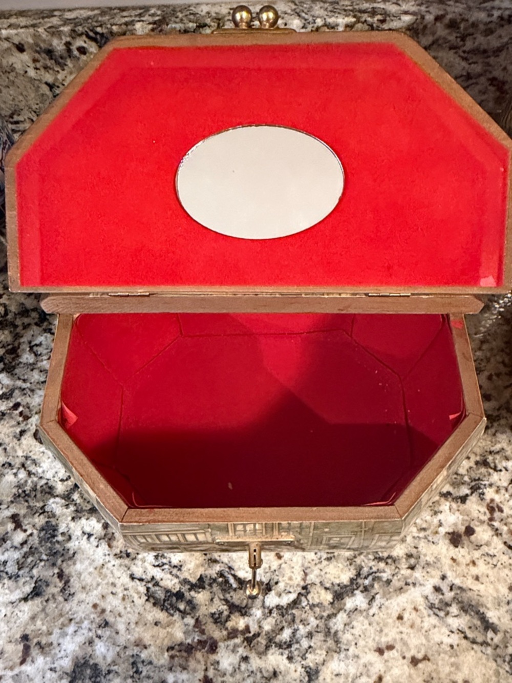 Vintage Hand-Painted Octagonal Wooden Keepsake Box in Warm Brown Tones - Picture 3 of 7